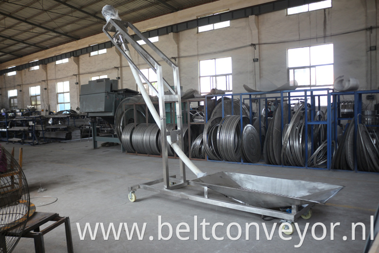 Fine powders granular solids augers transport flexible screw conveyor